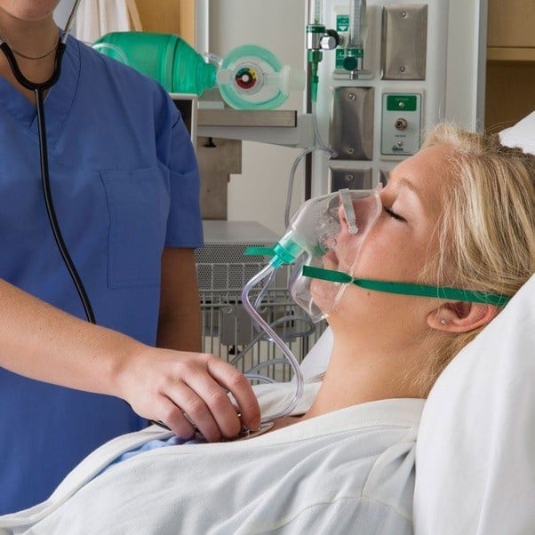 I thought breathing pure oxygen is toxic, then why do hospitals have ...