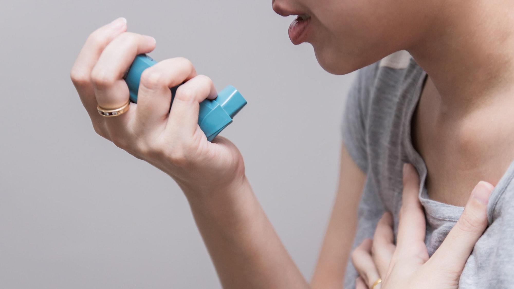 What to do if someone youâre with is having an asthma attack
